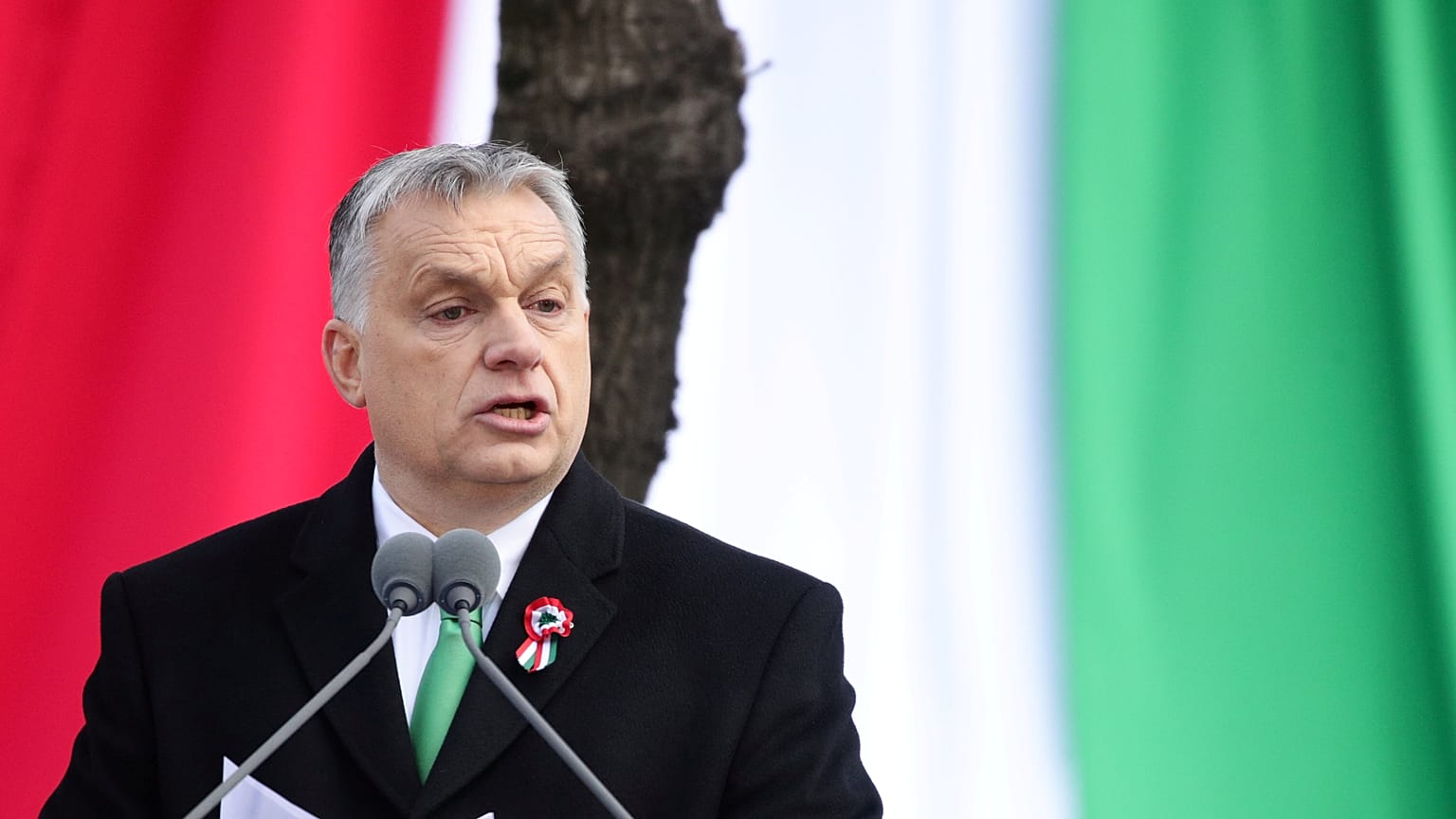 Членство партии "Фидес" в ЕНП приостановлено