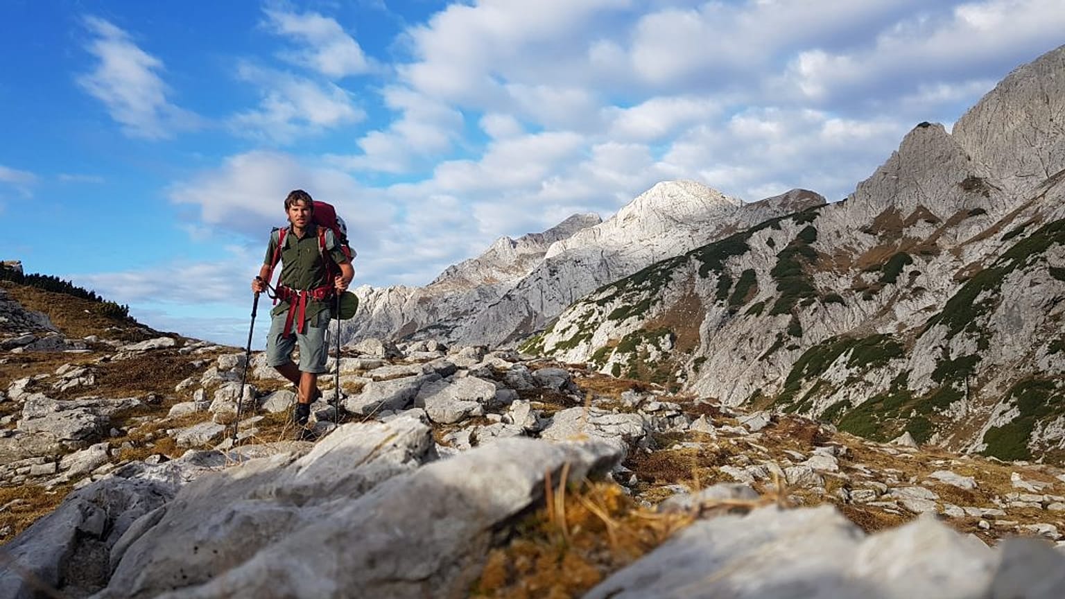 Walking the first transversal European route 