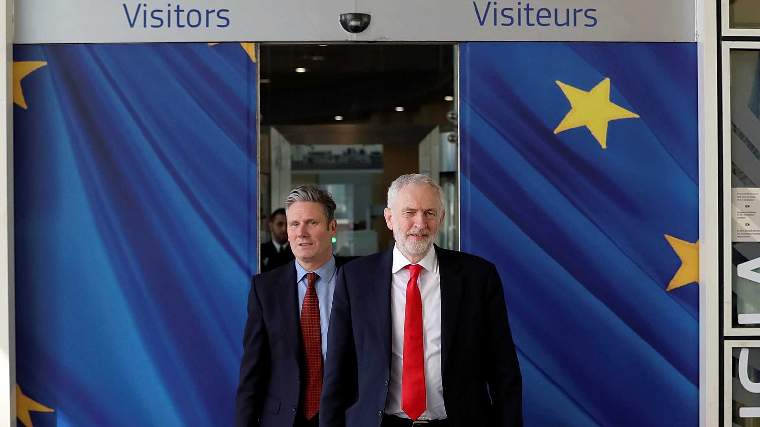 Corbyn défend "son" Brexit à Bruxelles