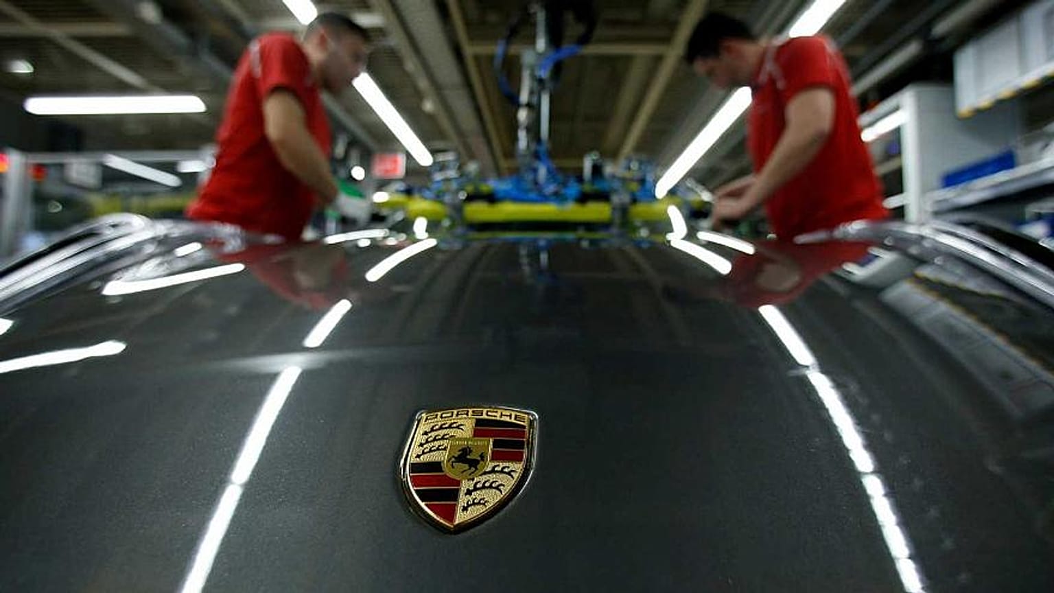 Hárommillió forintos prémiumot adott a Porsche minden dolgozójának
