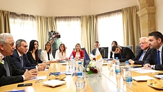 Αβραμόπουλος: Επιχειρησιακή και οικονομική βοήθεια στην Κύπρο για το μεταναστευτικό