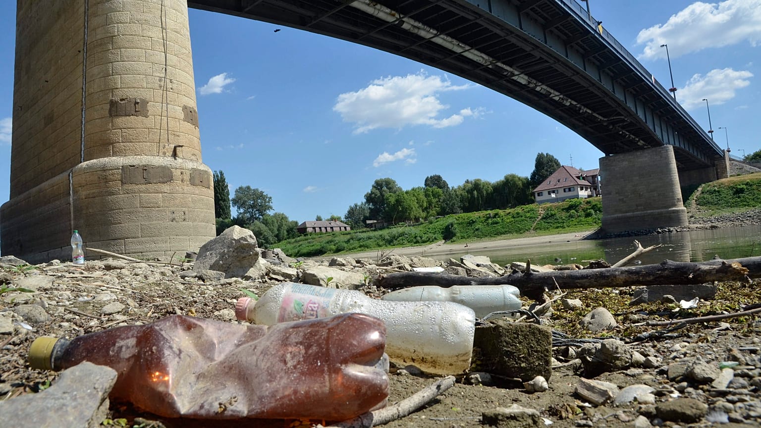 Tavaszi nagytakarítás a vízpartokon