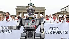 Berlin: Protest gegen autonome Waffensysteme