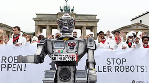 Berlin: Protest gegen autonome Waffensysteme