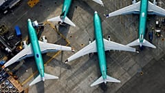 Boeing üretim fabrikasında park halinde bulunan 737 MAX tipi uçaklar