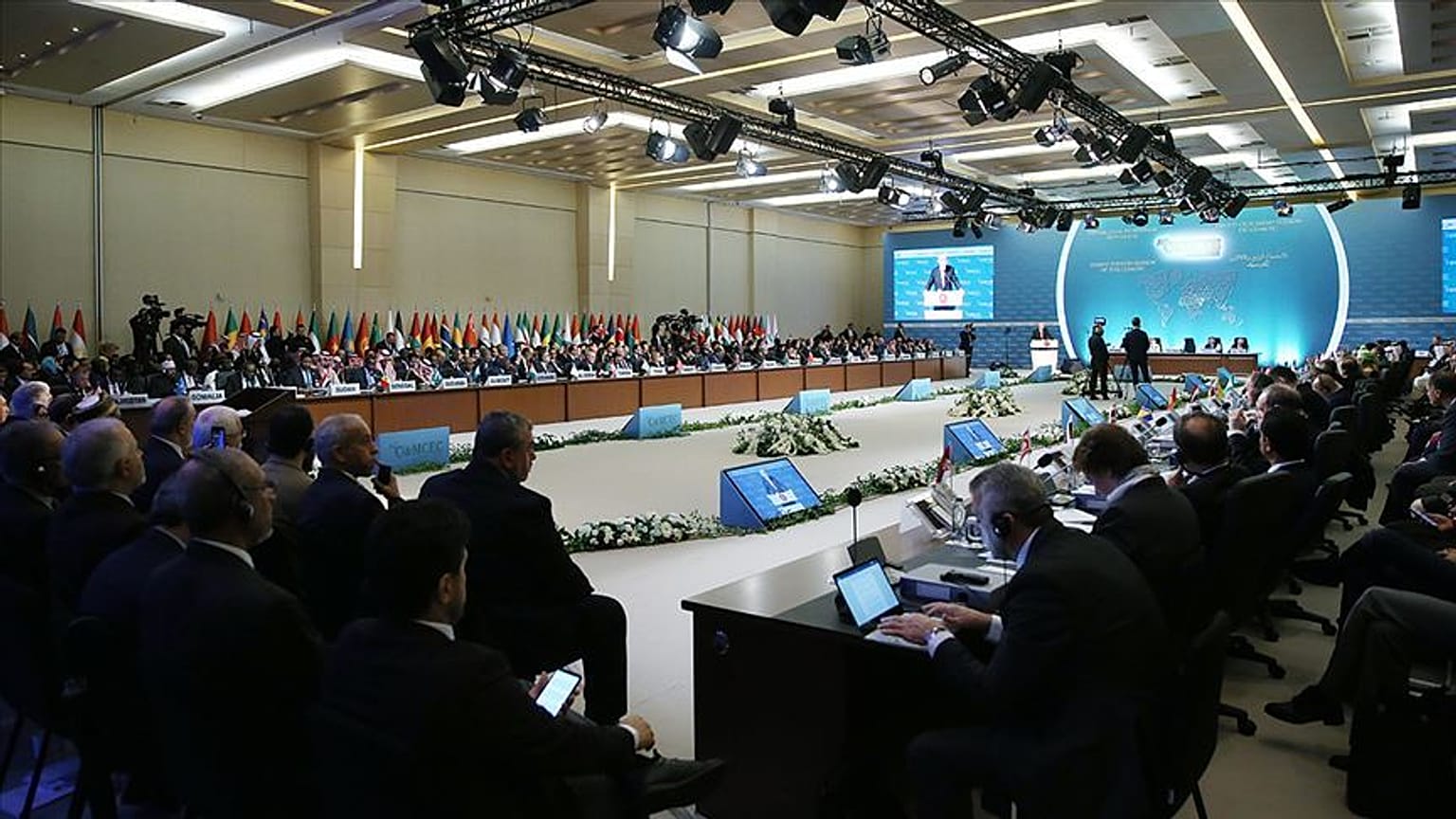 İslam İşbirliği Teşkilatı İstanbul'daki olağanüstü toplantıda Yeni Zelanda'yı görüştü