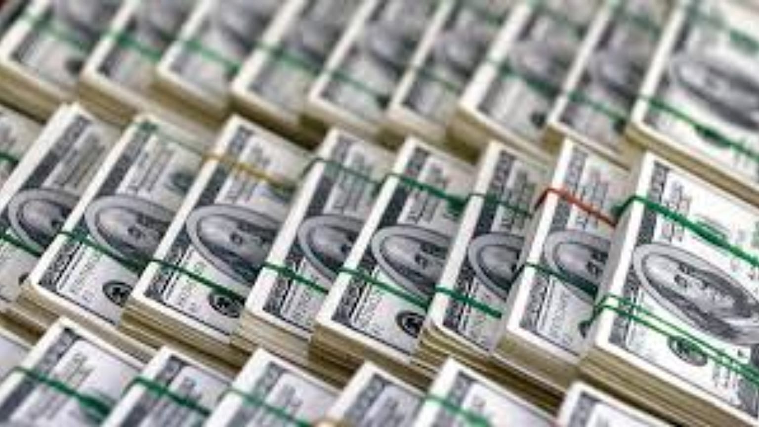 Merkez Bankası döviz rezervlerinde rekor düşüş yaşanırken kur yeniden yükselişe geçti