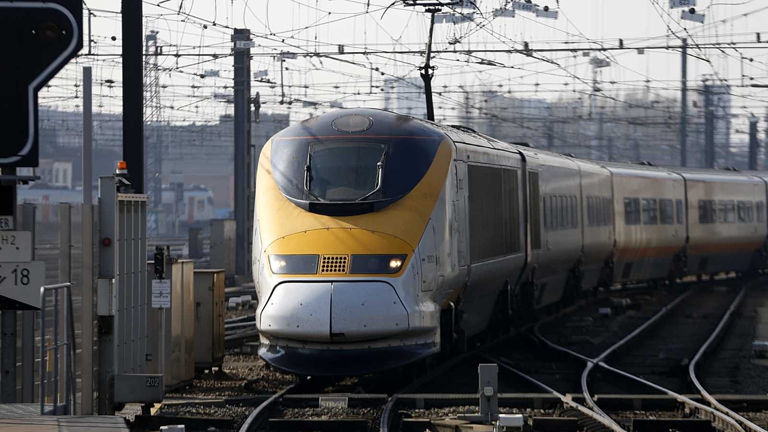 Un Eurostar arrivante en gare de Bruxelles Midi, le 15 mars 2016
