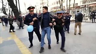 Протесты против переименования Астаны