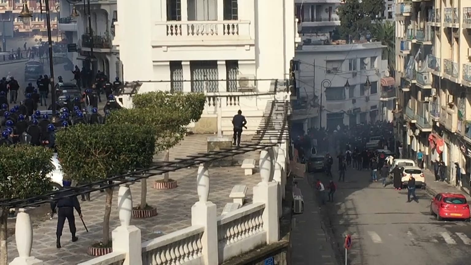 جانب من الاحتجاجات في الجزائر