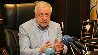 AK Partili vekil Ahmet Uzer, 'Şeyin trene baktığı gibi bakıyorlar' sözleri için özür diledi 