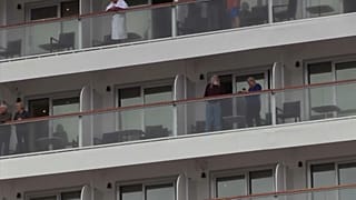 Havariertes Kreuzfahrtschiff sicher in norwegischem Hafen angekommen