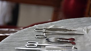 İtalya: Ebeveynlerinin sünnet etmeye çalıştığı 5 aylık bebek hayatını kaybetti