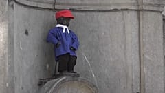 El Manneken Pis de Bruselas "orina" agua potable