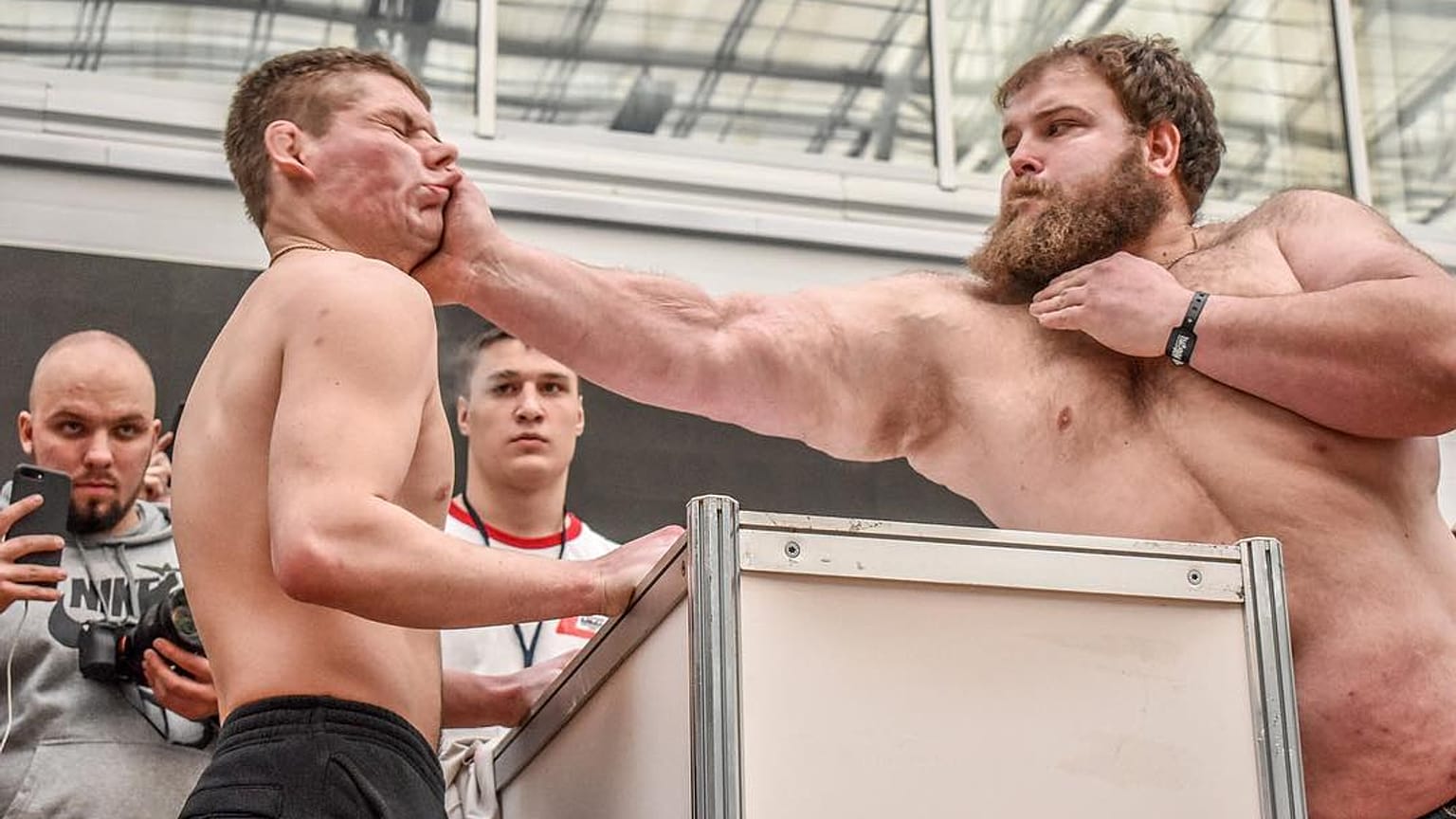 Video | Rusya Tokat Şampiyonası'nda Vasili Kamotski rakiplerini sarstı