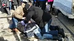ويدئوی دستگیری مهاجرستیزی که به وزیر امور‌خارجه فنلاند حمله کرد