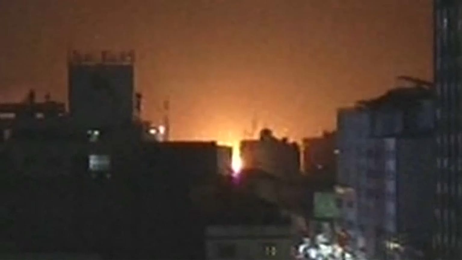 Israele-Hamas, bombe e tregua notturna 