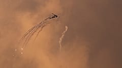 Hamász célpontok bombázásába kezdett Izrael a Gázai övezetben