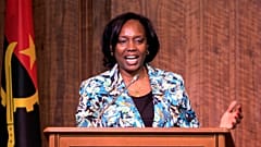 Ministra da Saúde de Angola durante a conferência de imprensa