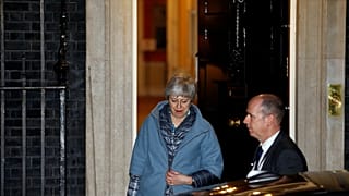Parlamento mette May sotto tutela