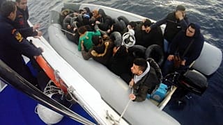 Çanakkale açıklarında göçmen dramı: 1 bebek, 3 kadın boğularak öldü