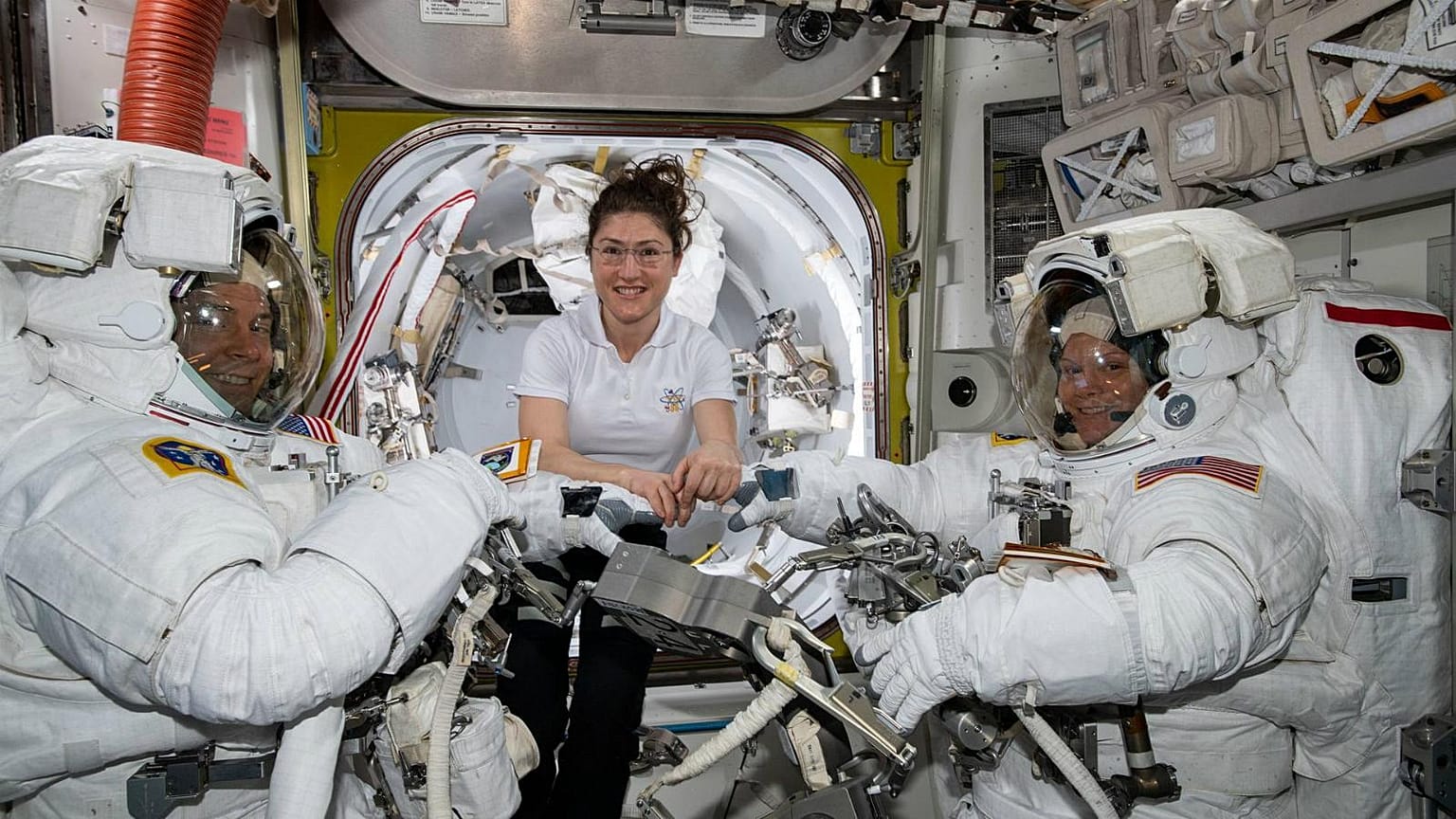 La sortie spatiale 100% féminine annulée par manque de combinaison adaptée