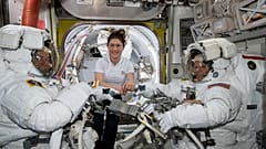La sortie spatiale 100% féminine annulée par manque de combinaison adaptée