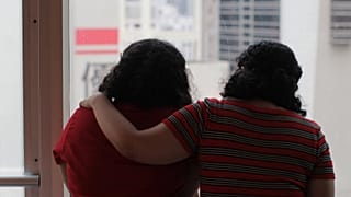 شقيقتان سعوديتان في هونغ كونغ تحصلان على اللجوء.. والوجهة سريّة؟ 