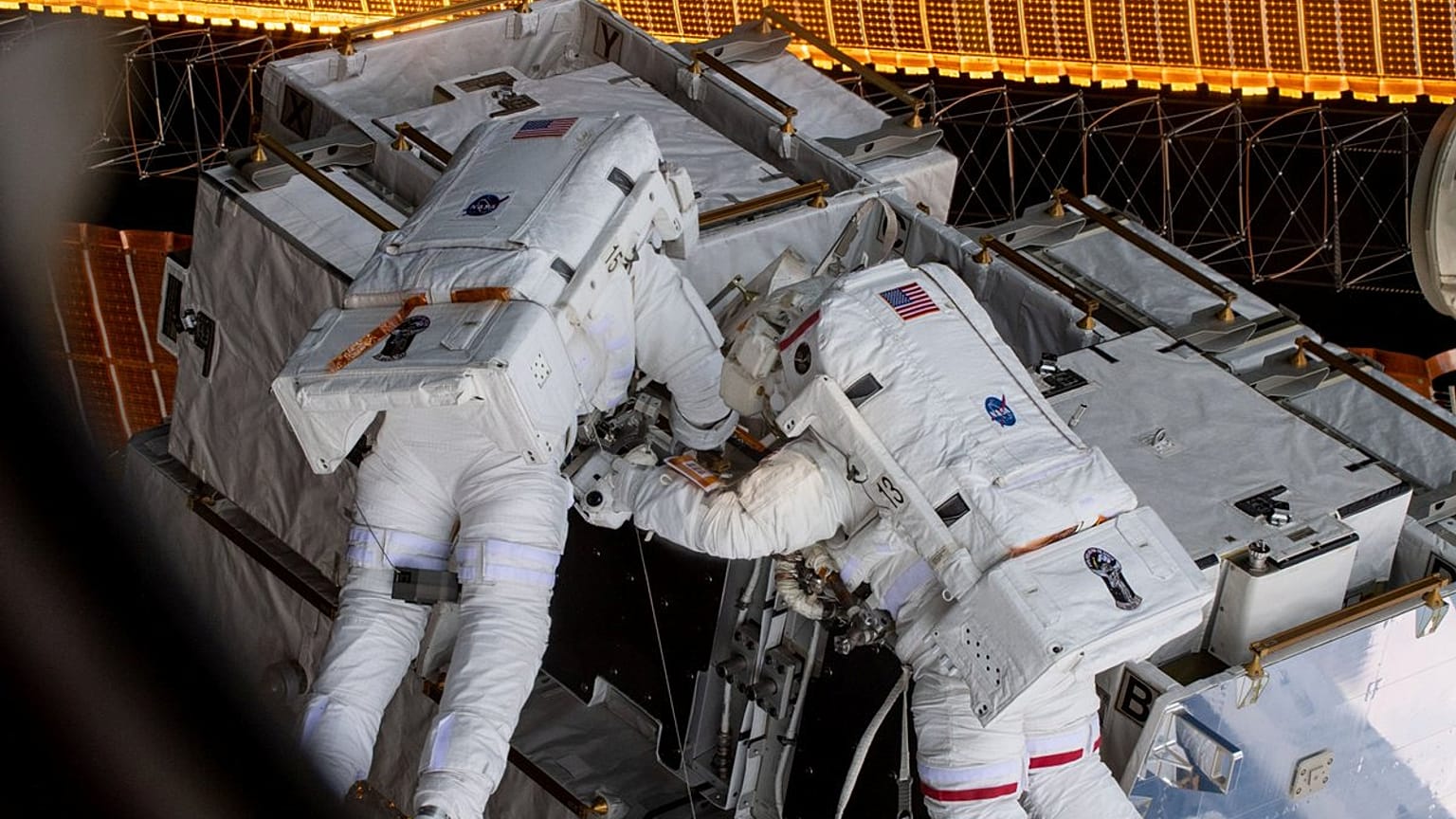 NASA cancela la histórica caminata espacial de solo mujeres por falta de trajes