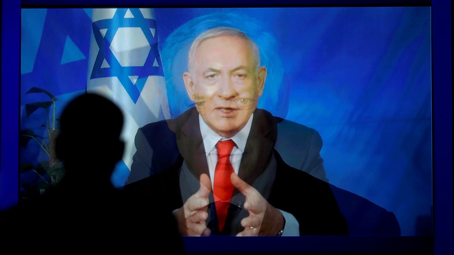 Israele invia ancora uomini al confine con Gaza: "Pronti ad entrare"