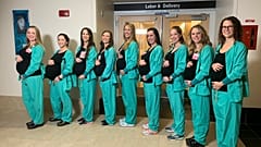 USA: 9 Säuglingsschwestern derselben Klinik gleichzeitig schwanger