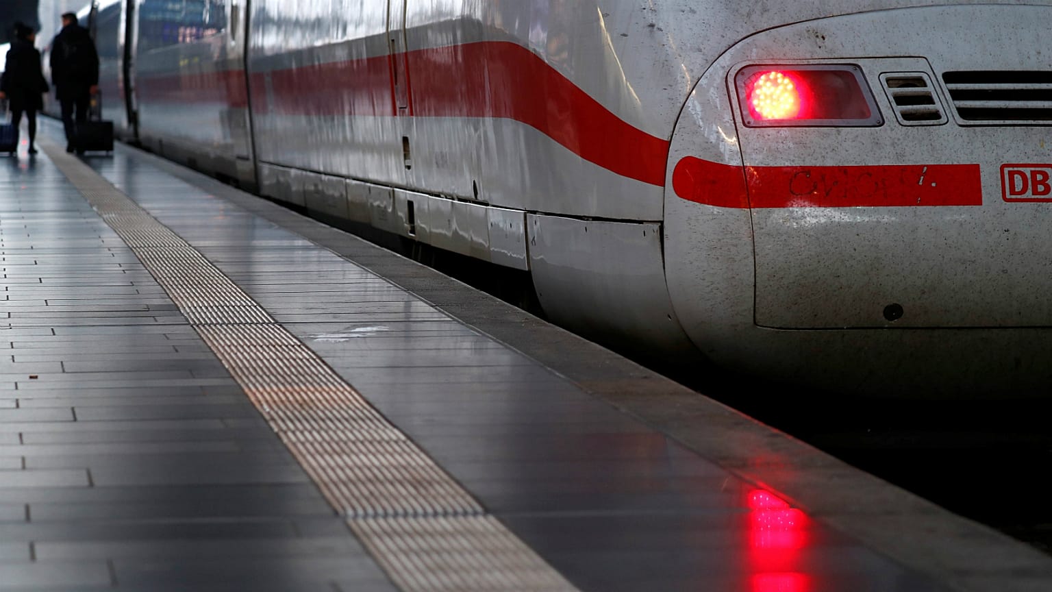 Two Iraqi nationals arrested in Prague over failed German train attack