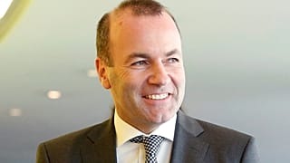 Weber: "Nem akarjuk követni a Magyarország választotta utat"