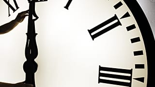 Nemzeti konzultációt tervez a kormány óraátállítás ügyben? 