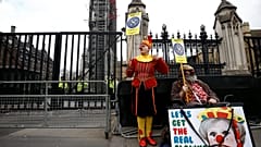 Brexit: il parlamento dibatte su tutte le opzioni 