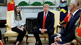 Donald Trump reçoit Fabiana Rosales, l'épouse du Vénézuélien Juan Guaido.