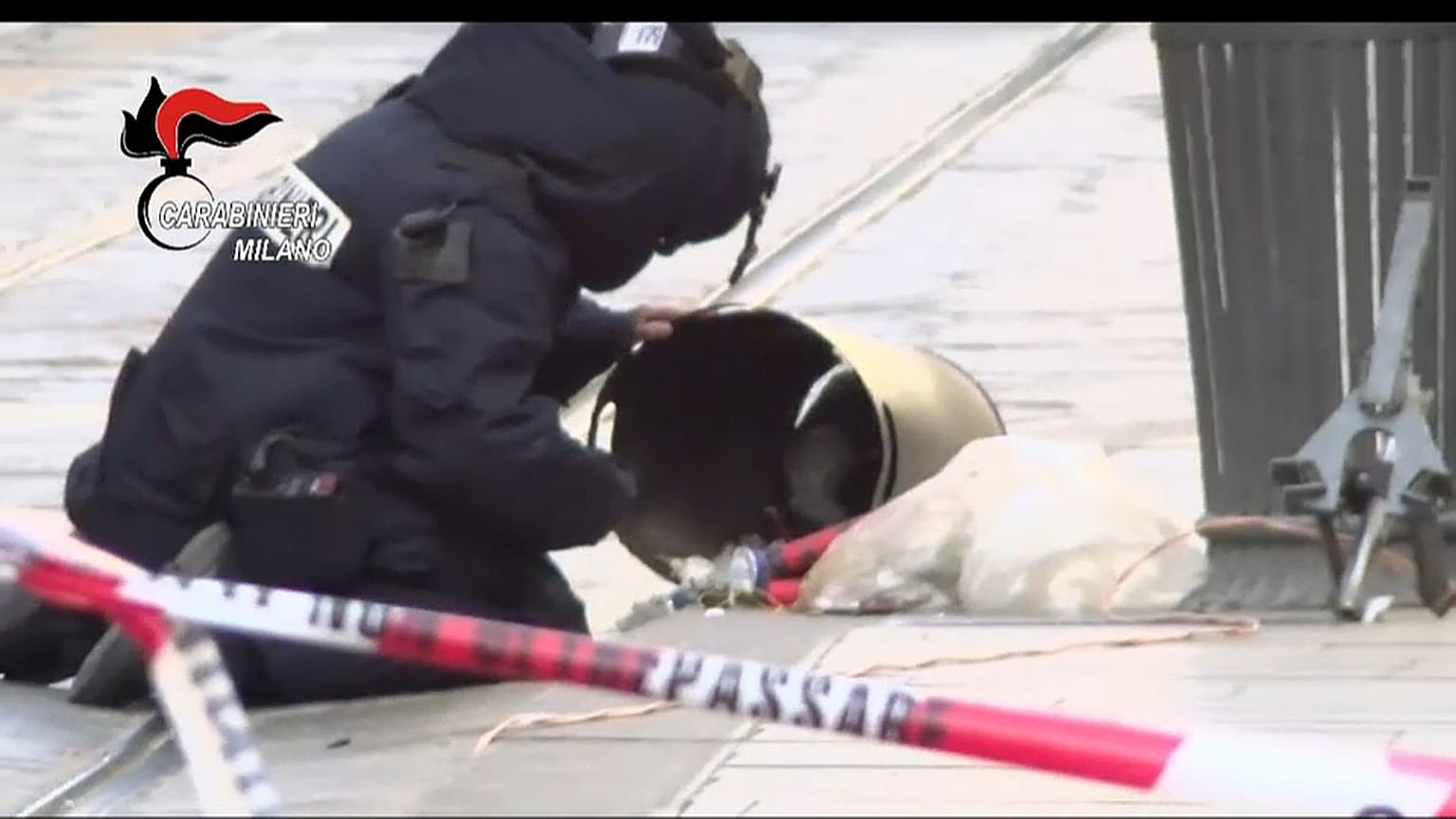Panico nel centro di Milano per un falso allarme bomba