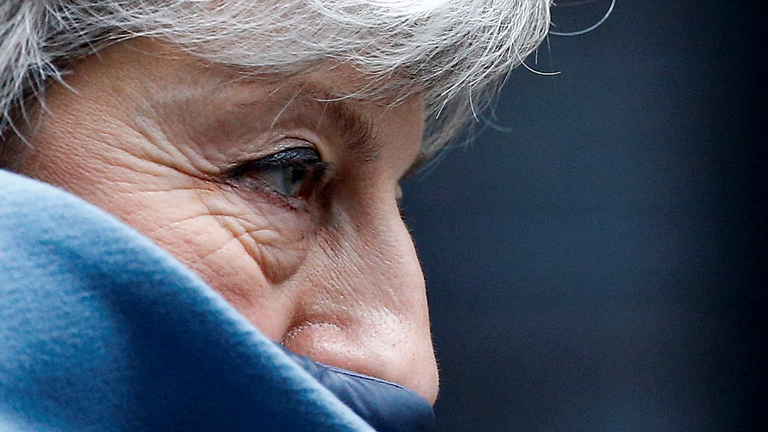 May: sacríficio ou desespero?