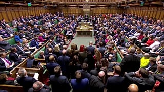 «Όχι» σε όλες τις εναλλακτικές για το Brexit από το κοινοβούλιο