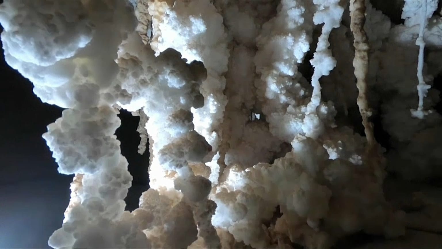 In Israele la grotta di sale più lunga del mondo