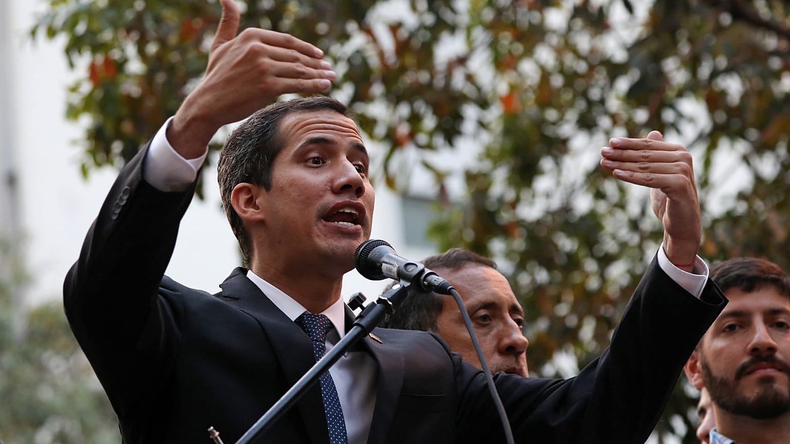 Interdizione dai pubblici uffici, Guaidó, "una farsa"