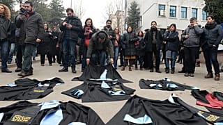 Türkiye'nin akademisyenleri: Yurt dışındakiler dönmüyor yurt içindekiler çıkamıyor