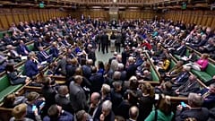 Ημερομηνίες πέρασαν αλλά Brexit δεν ήρθε
