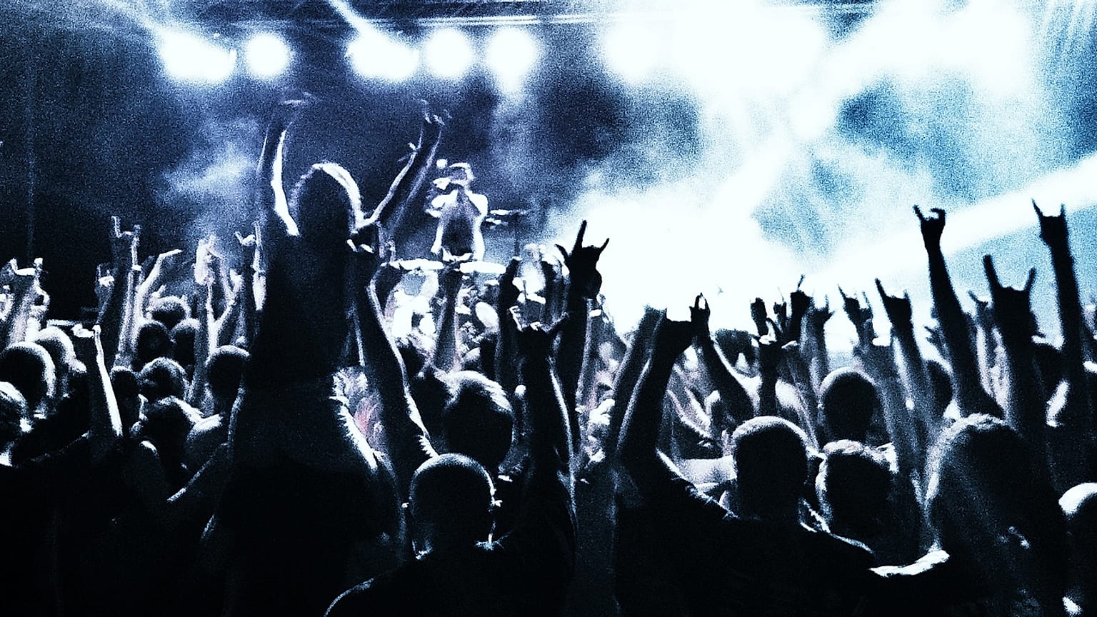 Liverpoollu Rock grubu Her's üyeleri ABD'de geçirdiği trafik kazasında hayatını kaybetti
