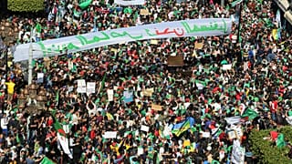 یک میلیون نفر در الجزایر خواستار کناره‌گیری بوتفلیقه از قدرت شدند