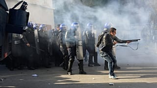 Algeria: Police 'fire rubber bullets and tear gas at protesters' in biggest demonstration yet