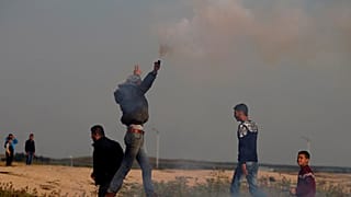 مقتل فلسطيني بنيران الجيش الإسرائيلي على حدود قطاع غزة بالتزامن مع إحياء "يوم الأرض"