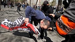7 detenidos en los disturbios antifascistas contra un acto de Vox
