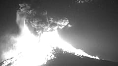 Video: Meksika Popocatepetl Yanardağı'nda şiddetli patlama anı