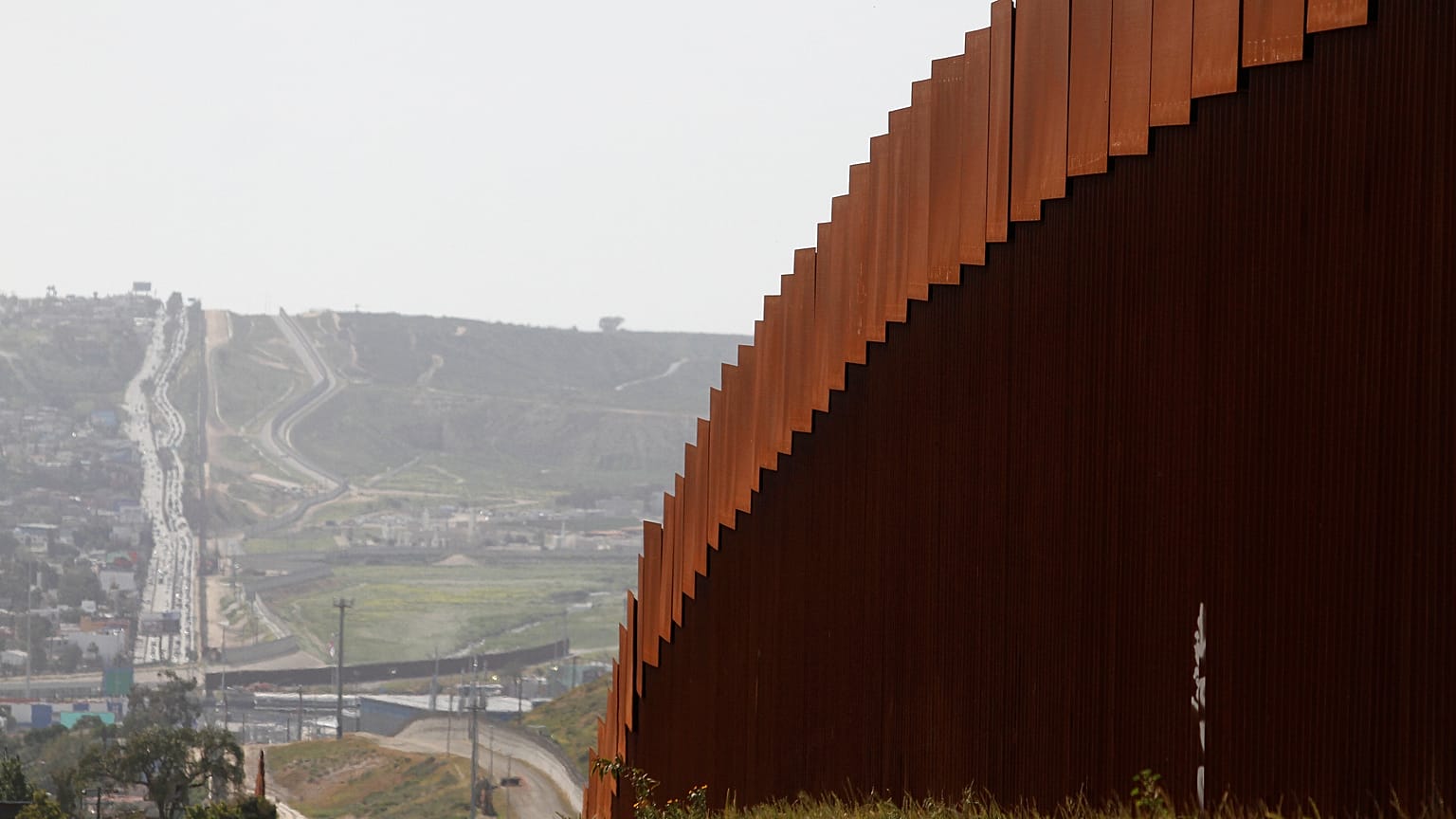 Trump El Salvador, Honduras ve Guatemala'ya yapılan yardımları durdurma kararı aldı